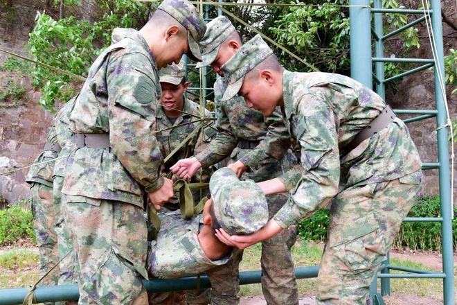 练场之信任背摔建设方案军事训练器械心理行